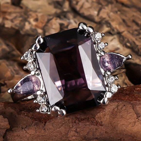 Vintage Style Purple Synthetic Zirconia Ring - Picture 8 of 8